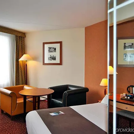 Mercure Etienne Parc De L'europe 4*