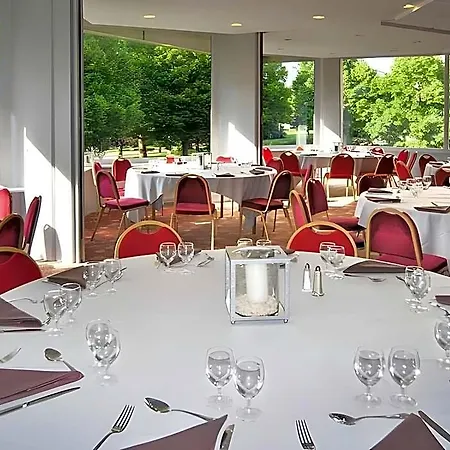 Mercure Etienne Parc De L'europe Szálloda