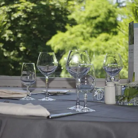 Mercure Etienne Parc De L'europe 4*