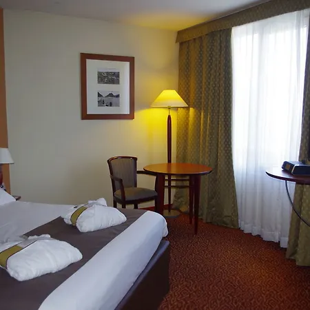 Mercure Etienne Parc De L'europe 4*