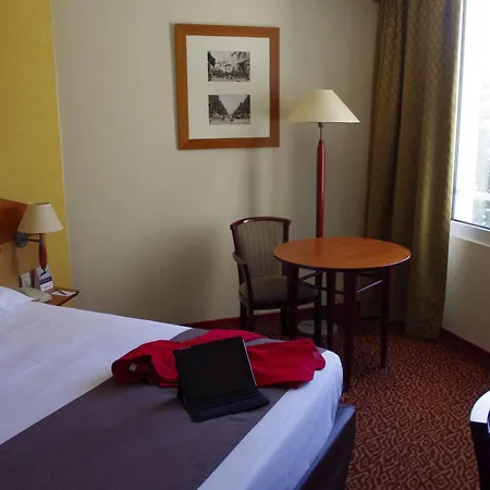 Mercure Etienne Parc De L'europe 호텔